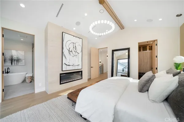 $22,500 | 12207 Valleyheart Drive, Studio City, CA 91604