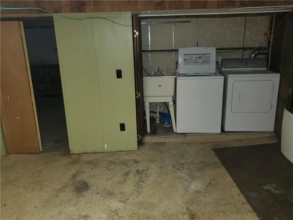 $239,900 | 400 Elwyn Avenue, Springdale, PA 15144