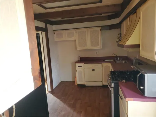 $239,900 | 400 Elwyn Avenue, Springdale, PA 15144