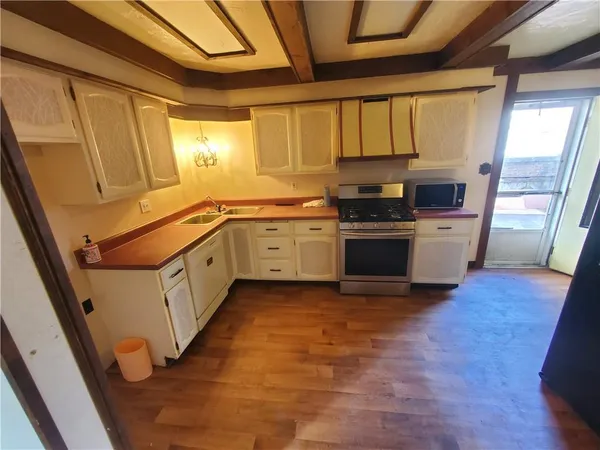 $239,900 | 400 Elwyn Avenue, Springdale, PA 15144