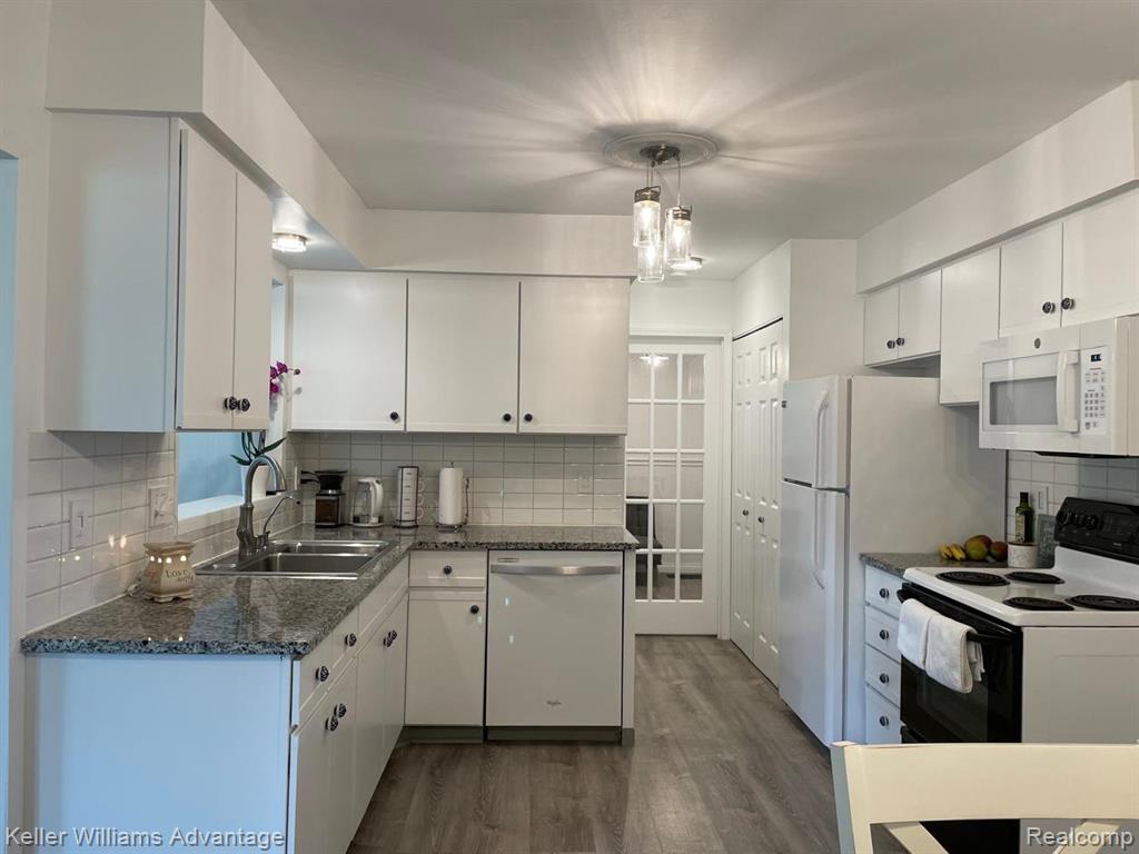 25738 Beck Road Novi, MI 48374 - Photo 11 of 35 Gallery Image 11