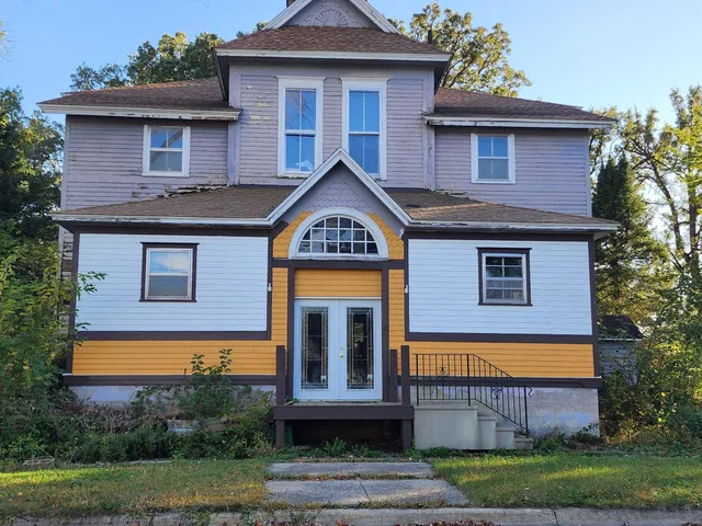 $49,900 | 206 Pleasant Street Southeast, Brownsdale, MN 55918