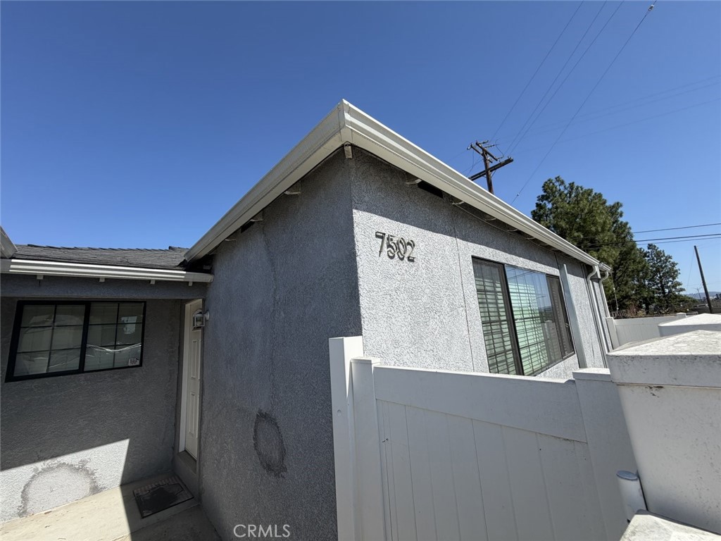 7502 North Hollywood Way Burbank, CA 91504 - Photo 6 of 10