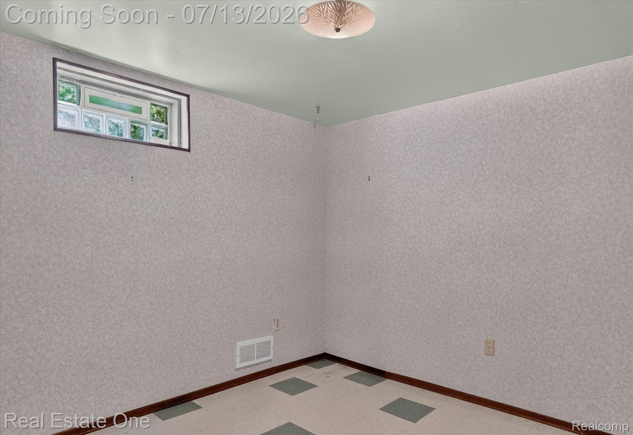 6039 Fish Lake Road Holly, MI 48442 - Photo 37 of 70 Finished bonus flex room in the basement.