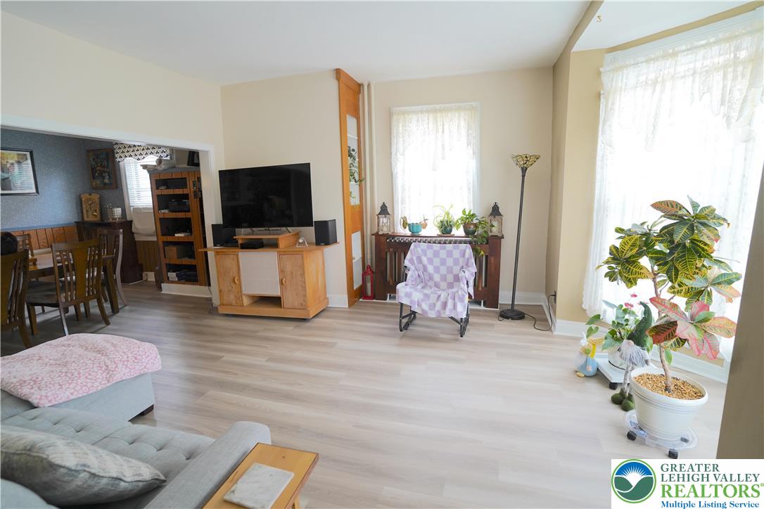 556 Main Street Slatington, PA 18080 - Photo 5 of 52