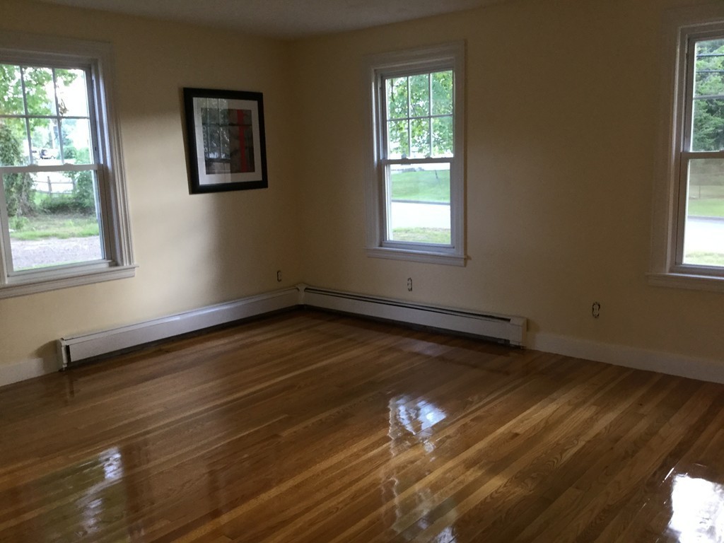 487 Granite Street Worcester, MA 01607 - Photo 5 of 24 Gallery Image 5