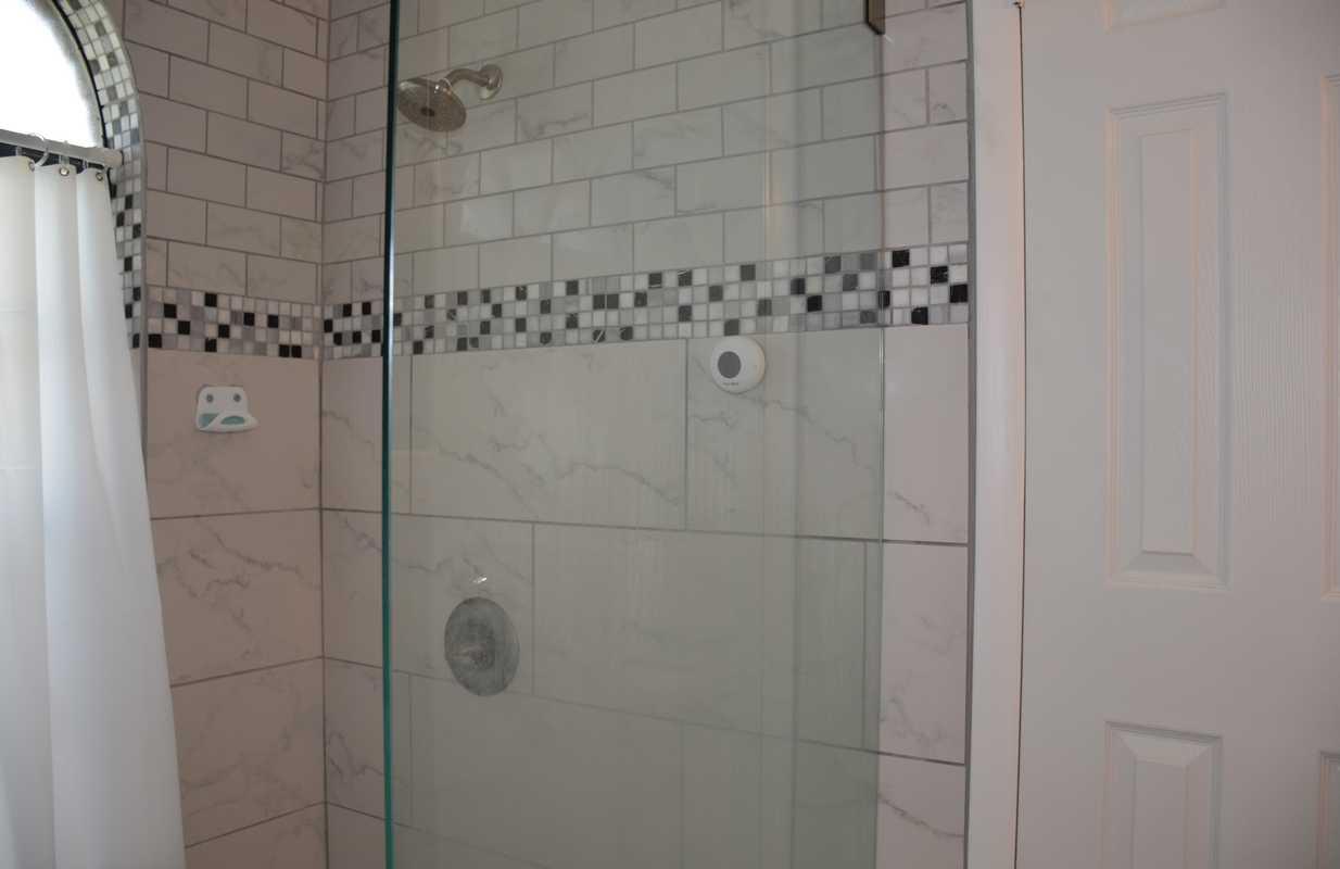 2401 Northwest 26th Street Boca Raton, FL 33431 - Photo 22 of 25 N7ZP7N_still_shwr