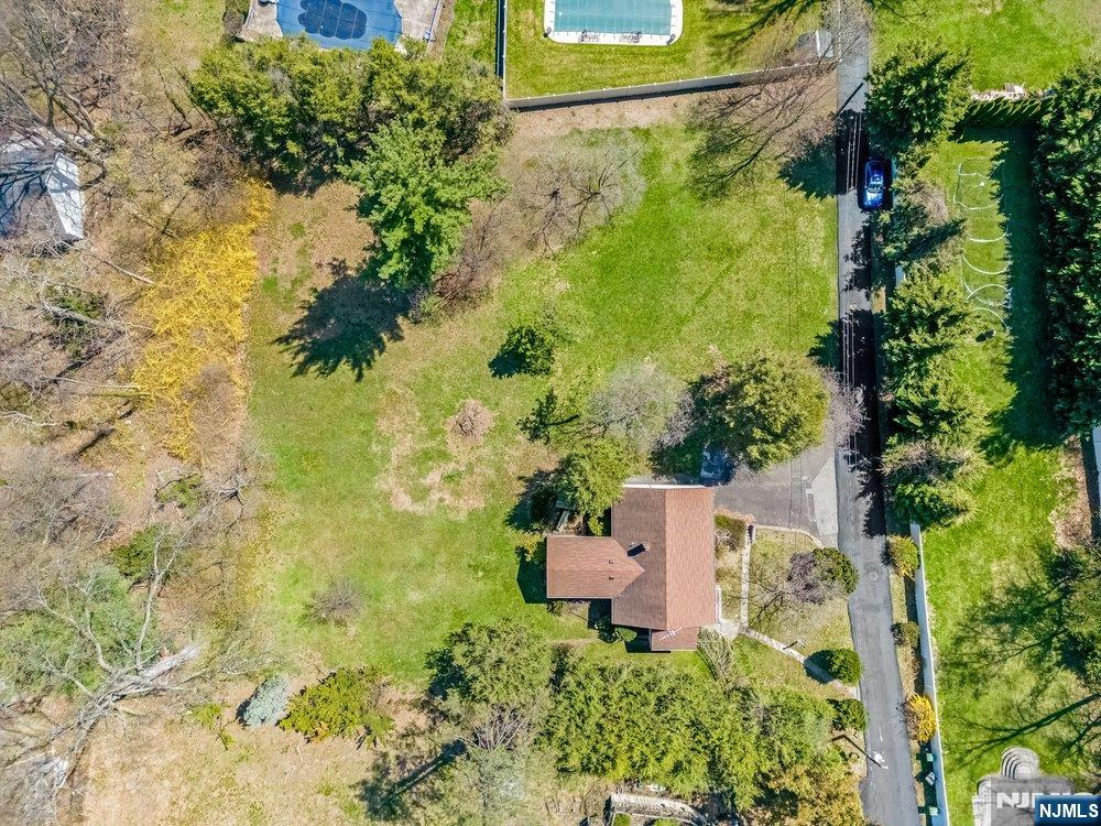 6 Schubert Lane Paramus, NJ 07652 - Photo 11 of 20