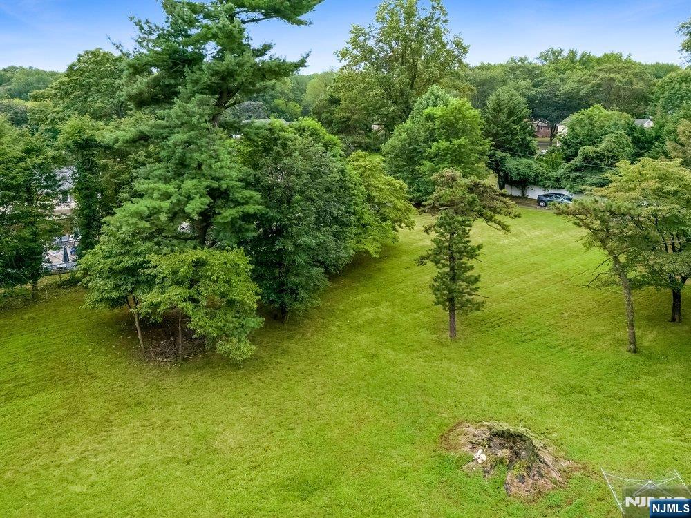 6 Schubert Lane Paramus, NJ 07652 - Photo 20 of 20