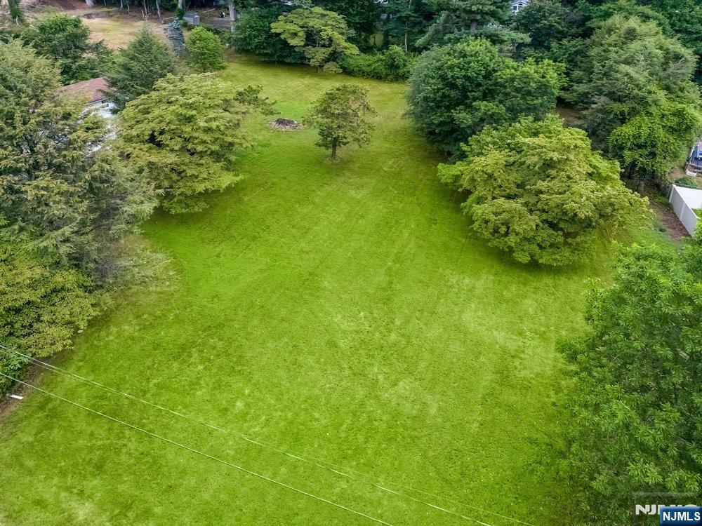 6 Schubert Lane Paramus, NJ 07652 - Photo 2 of 20