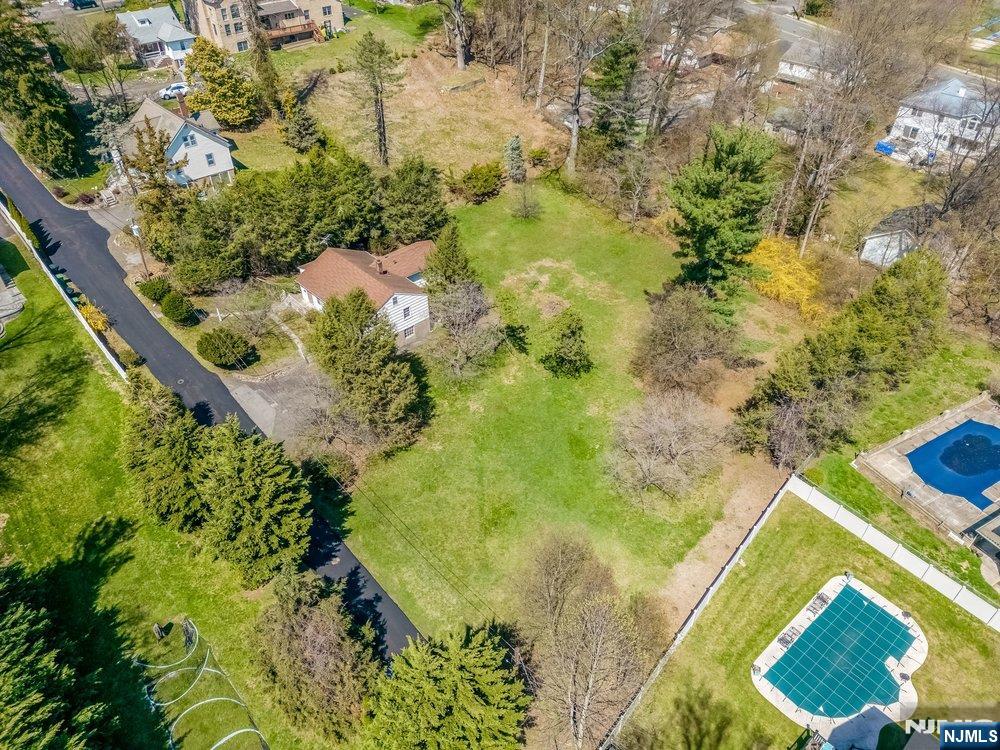 6 Schubert Lane Paramus, NJ 07652 - Photo 6 of 20