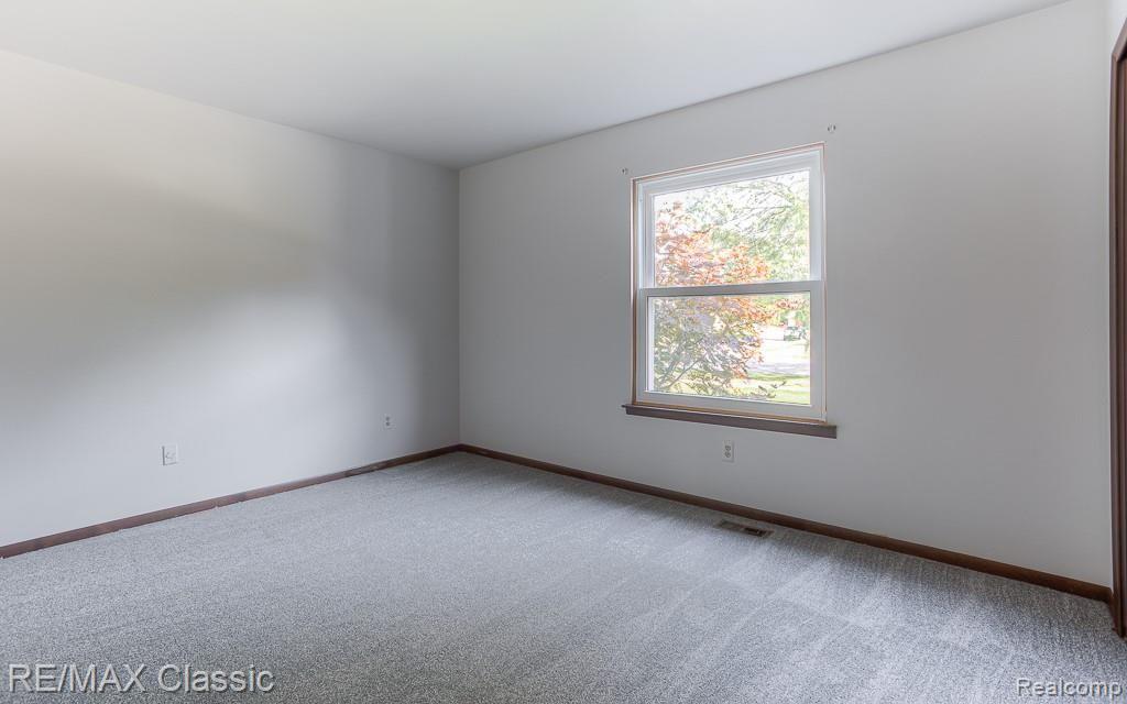 42351 Proctor Road Canton, MI 48188 - Photo 19 of 35 42351 proctor interiors (11).jpg
