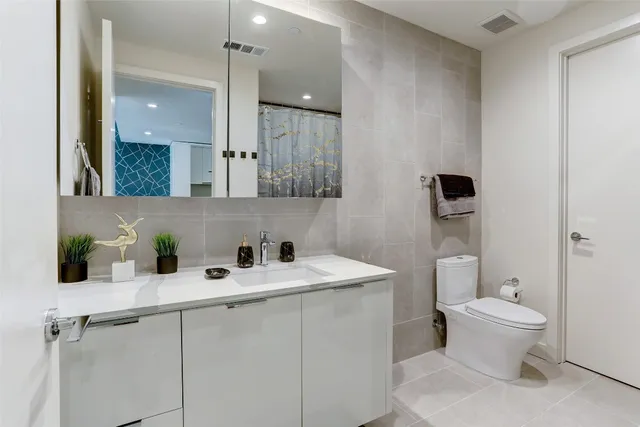 $3,400 | 44 East Avenue, Unit 1502, Austin, TX 78701