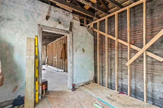 $129,000 | 707 Walnut Street, Madison, IN 47250