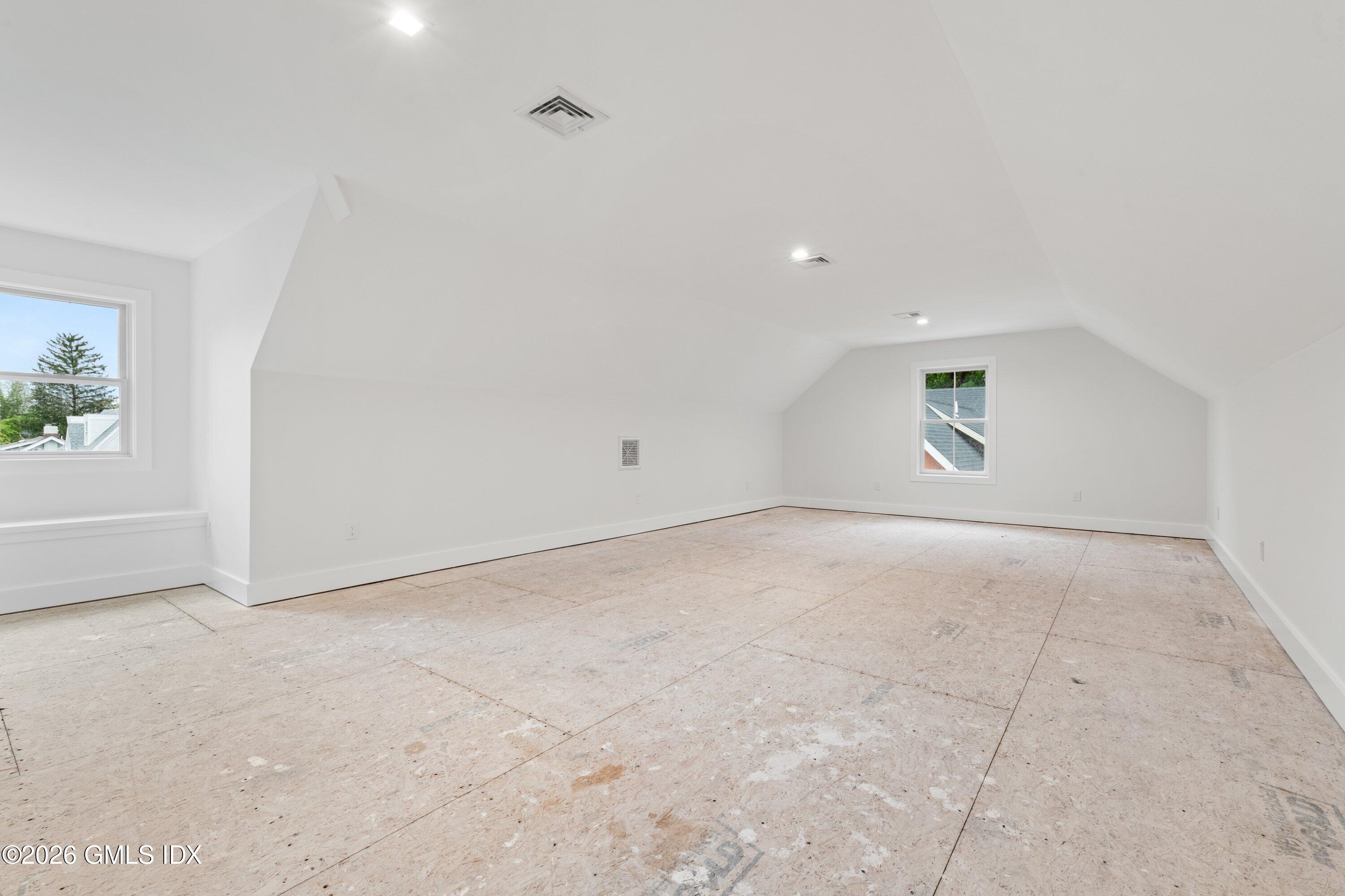 89 Indian Field Road Greenwich, CT 06830 - Photo 32 of 40 4.14 Upper Level