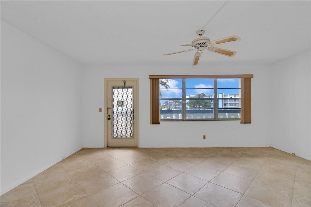 2012 Lincoln A, Unit 2012 Boca Raton, FL 33434 - Photo 5 of 30 Photo 5