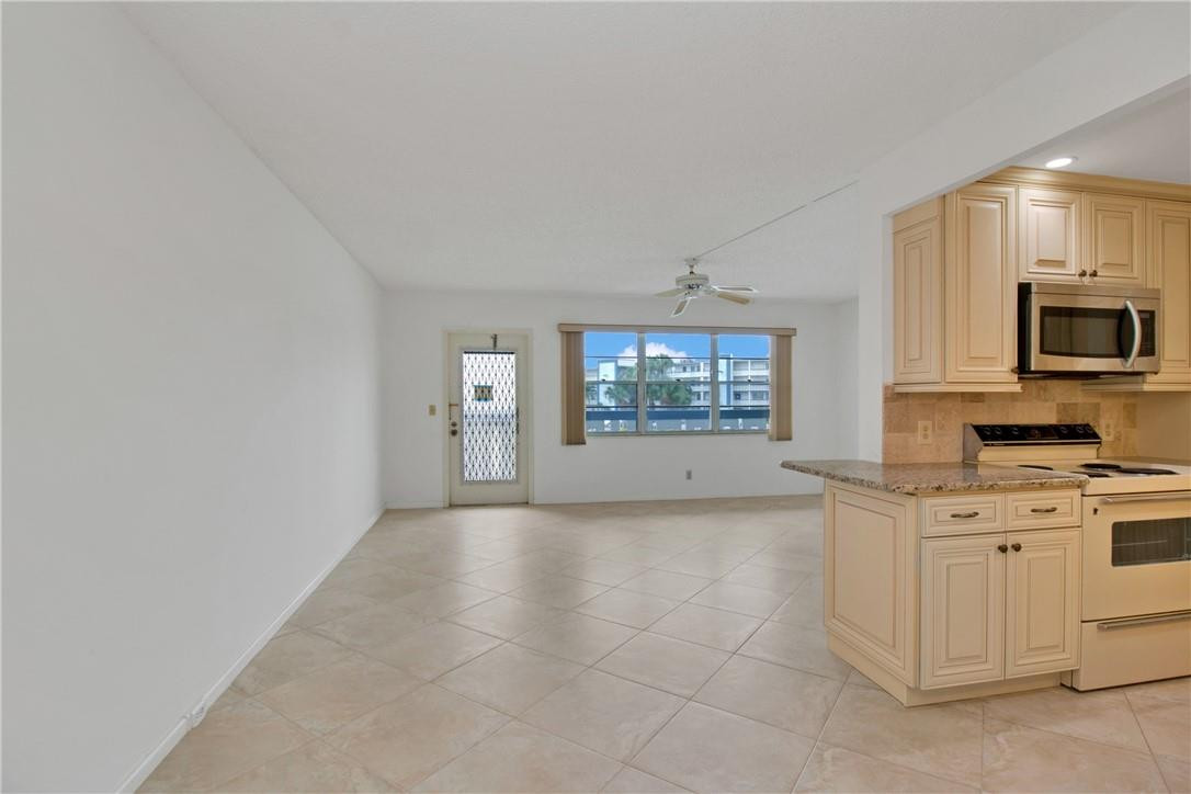 2012 Lincoln A, Unit 2012 Boca Raton, FL 33434 - Photo 10 of 30 Photo 10