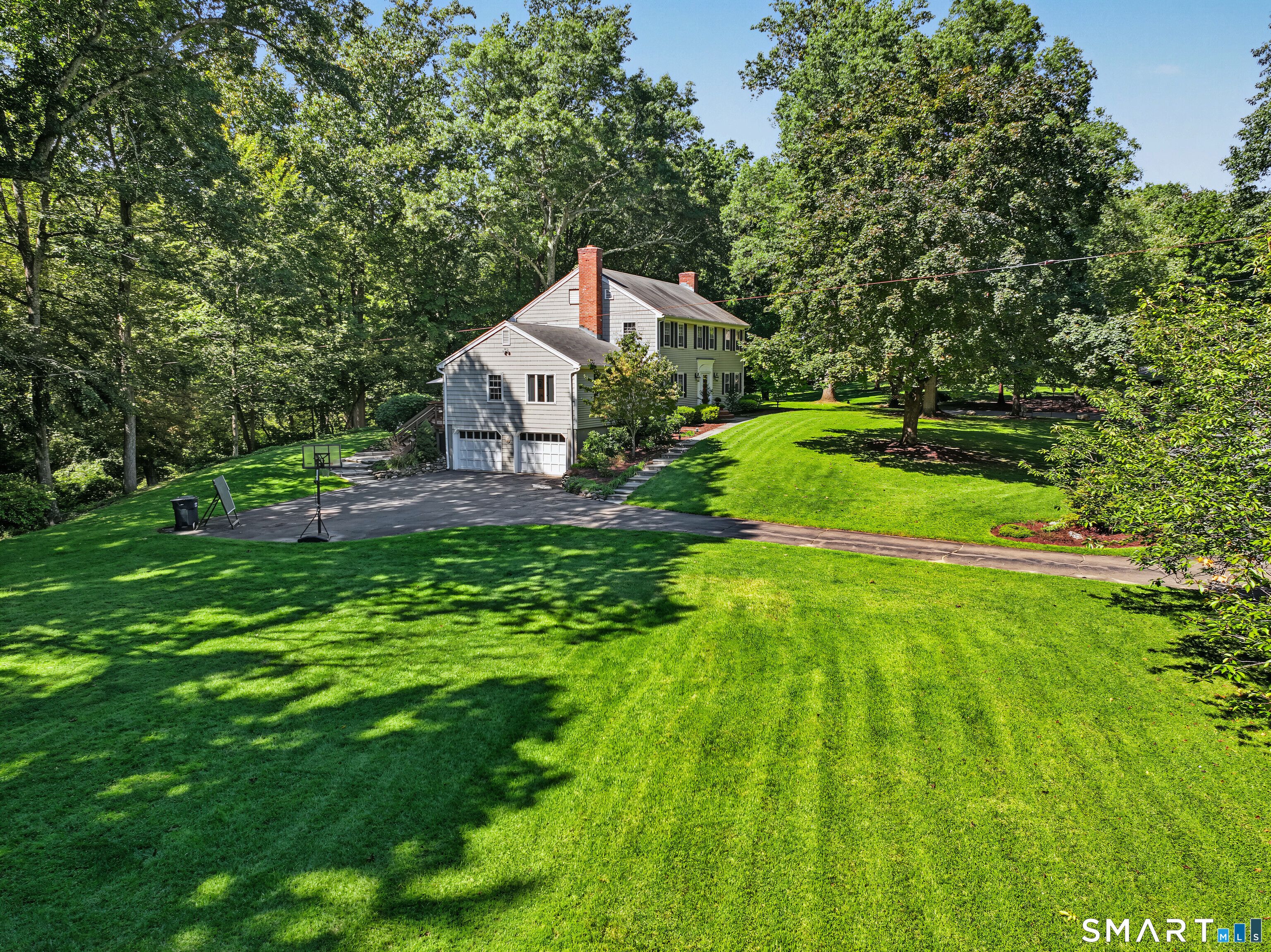 475 Eleven O'Clock Road Fairfield, CT 06824 - Photo 3 of 38 Gallery Image 3