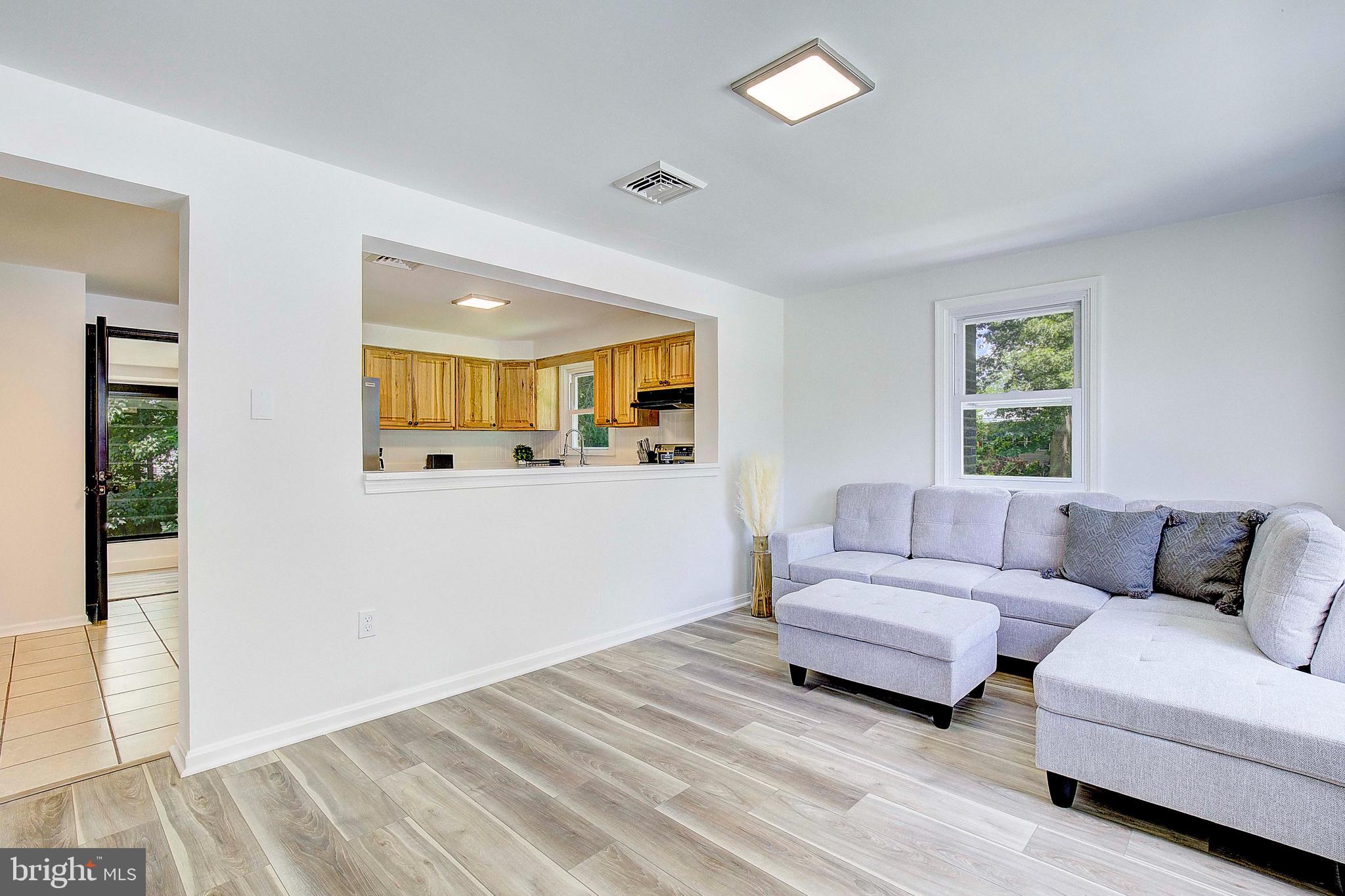 17 Elliott Road Annapolis, MD 21403 - Photo 3 of 23