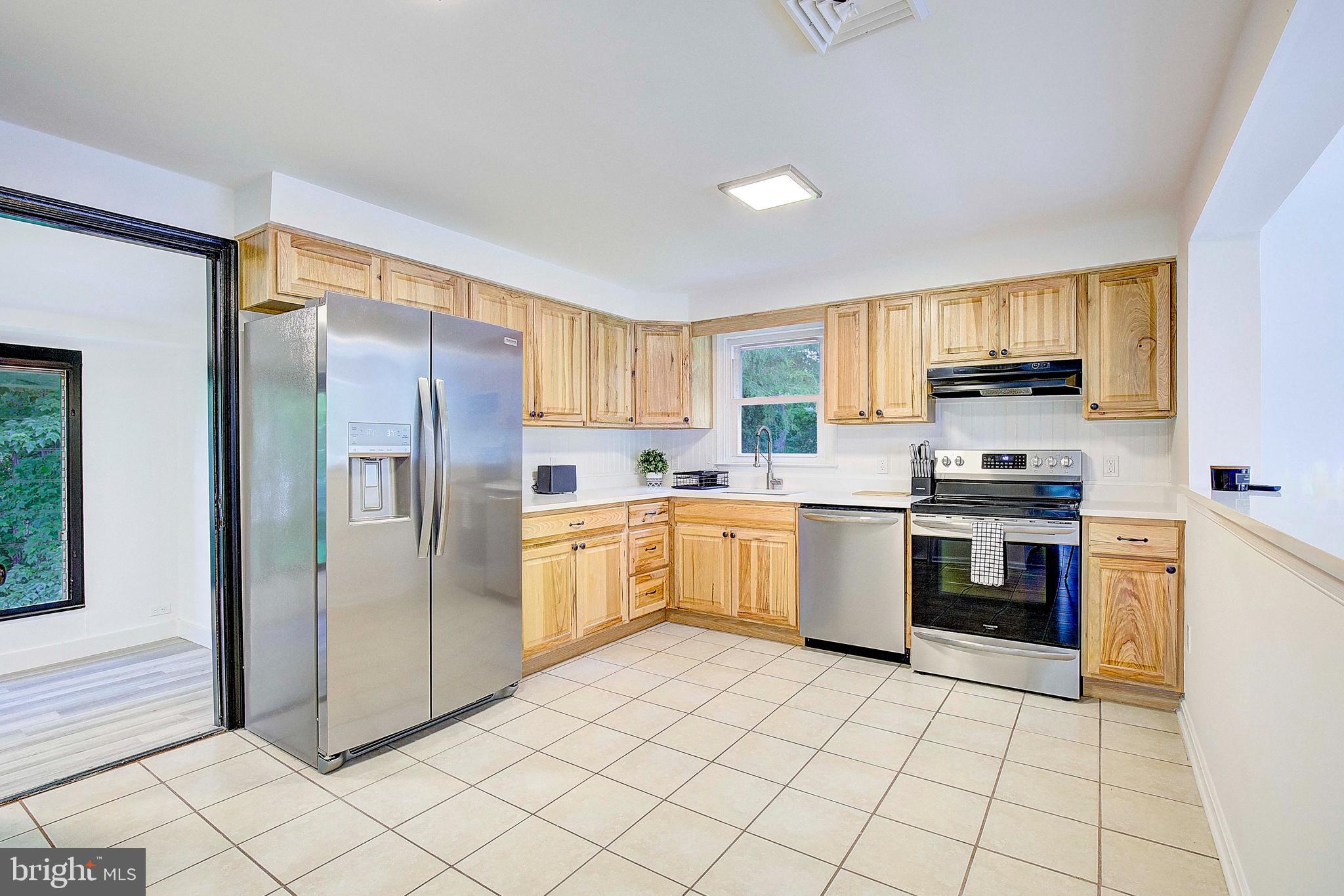 17 Elliott Road Annapolis, MD 21403 - Photo 6 of 23