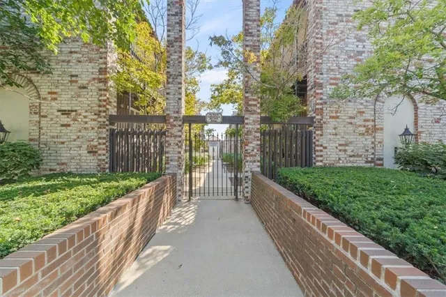 $132,500 | 5015 Walnut Street, Unit A, Kansas City, MO 64112