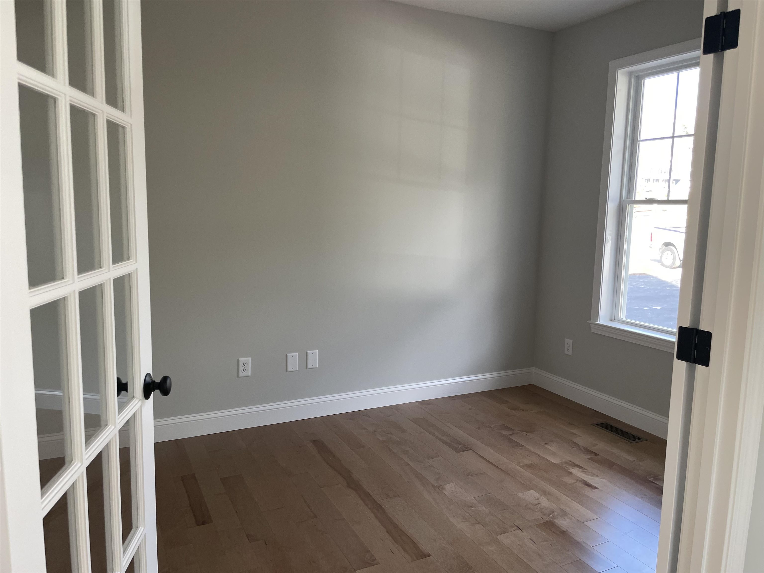 45 Hummingbird Drive Manchester, NH 03104 - Photo 12 of 26 Gallery Image 12