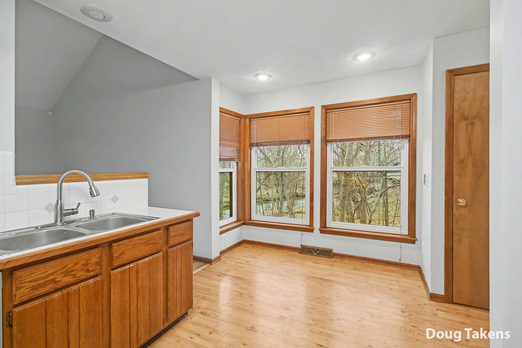 4386 Ridge Lane Southwest Wyoming, MI 49519 - Photo 18 of 40 fm__023096