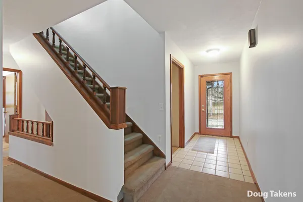 $335,000 | 4386 Ridge Lane Southwest, Wyoming, MI 49519