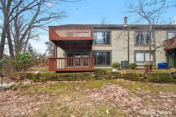 $335,000 | 4386 Ridge Lane Southwest, Wyoming, MI 49519
