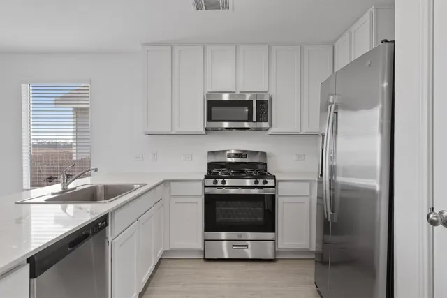 $1,950 | 216 Little Sparklers Loop, Hutto, TX 78634