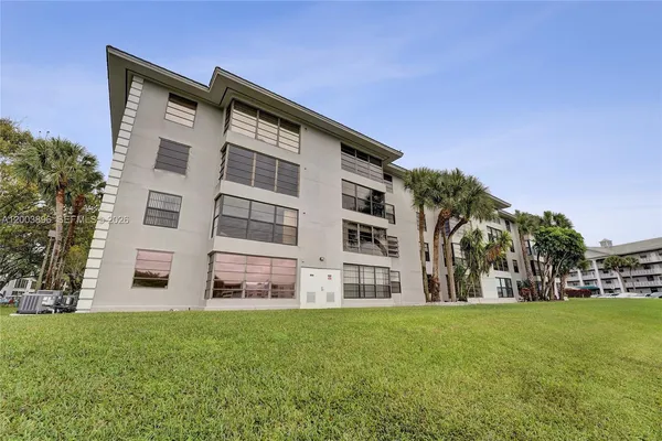 $350,000 | 1530 Whitehall Drive, Unit 302, Davie, FL 33324