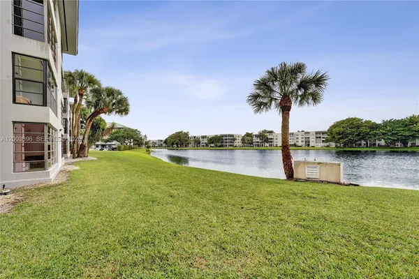 $350,000 | 1530 Whitehall Drive, Unit 302, Davie, FL 33324