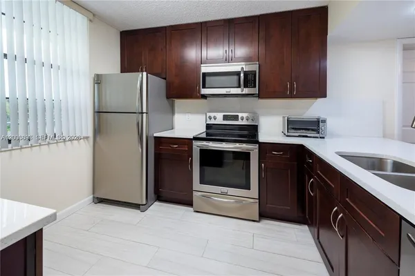 $350,000 | 1530 Whitehall Drive, Unit 302, Davie, FL 33324