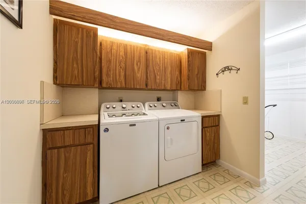 $350,000 | 1530 Whitehall Drive, Unit 302, Davie, FL 33324