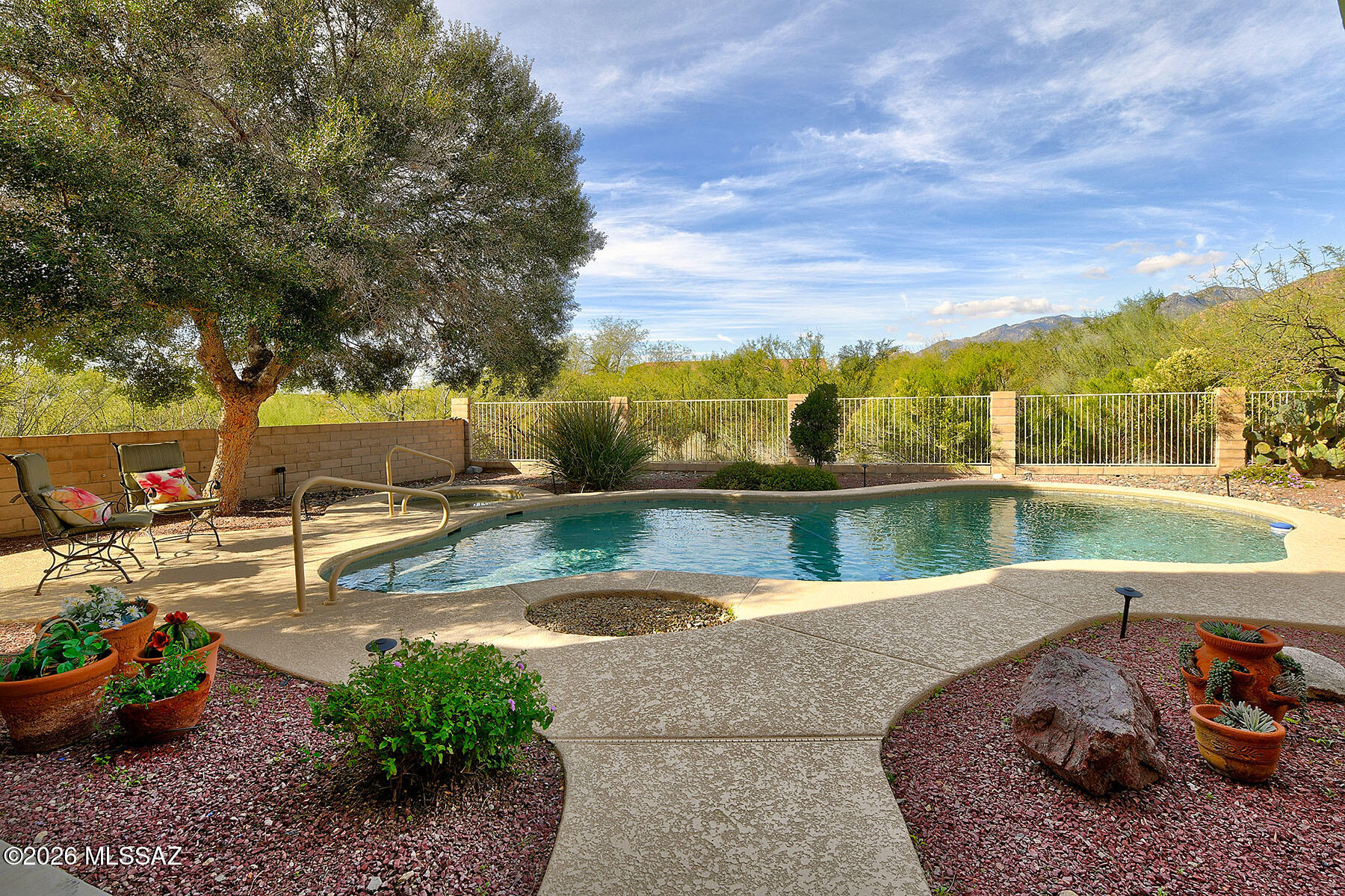 5213 Spring View Drive Tucson, AZ 85749 - Photo 3 of 40