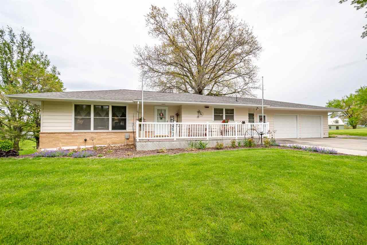 1419 Angle Road Southwest Kalona, IA 52247 - Photo 2 of 37 Gallery Image 2