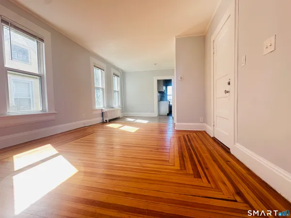 $1,795 | 133 Quaker Lane South, Unit 2, West Hartford, CT 06119