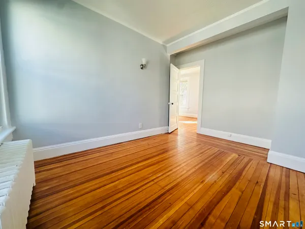 $1,795 | 133 Quaker Lane South, Unit 2, West Hartford, CT 06119