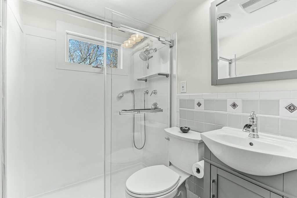 19 Cox Road Winchester, MA 01890 - Photo 25 of 40