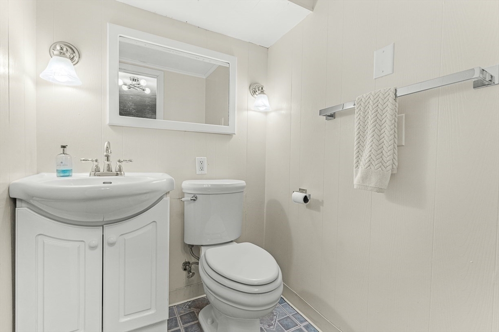 19 Cox Road Winchester, MA 01890 - Photo 32 of 40