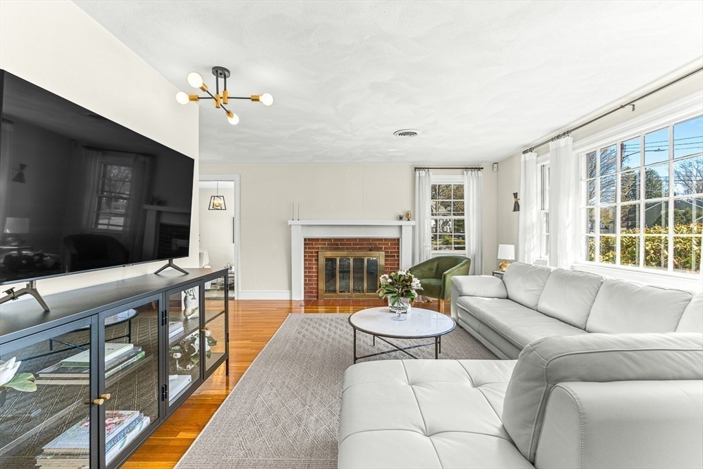 19 Cox Road Winchester, MA 01890 - Photo 7 of 40