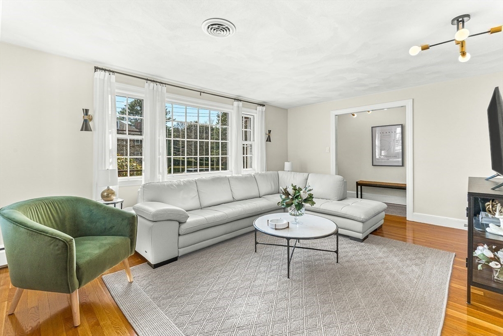 19 Cox Road Winchester, MA 01890 - Photo 10 of 40