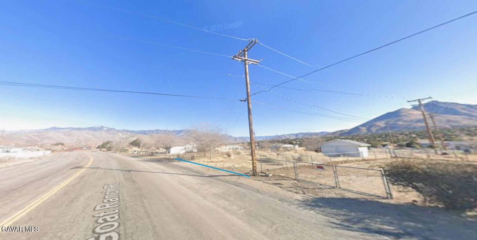 4108 Goat Ranch Road Lake Isabella, CA 93240 - Photo 4 of 16 a view of a sky from a ceiling room