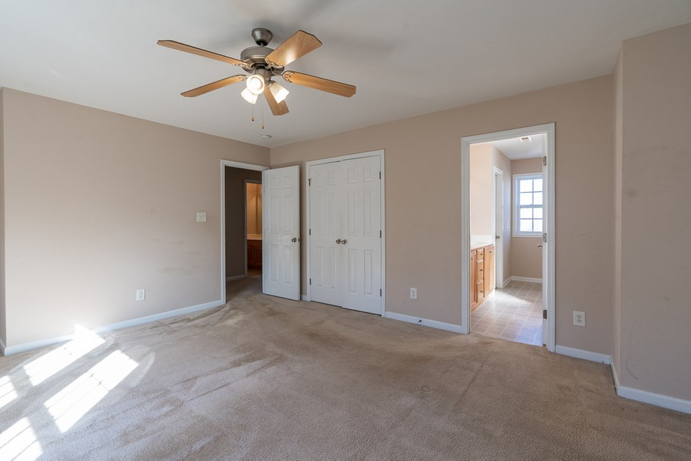 3918 Alder Grove Lane Raleigh, NC 27610 - Photo 16 of 30 v