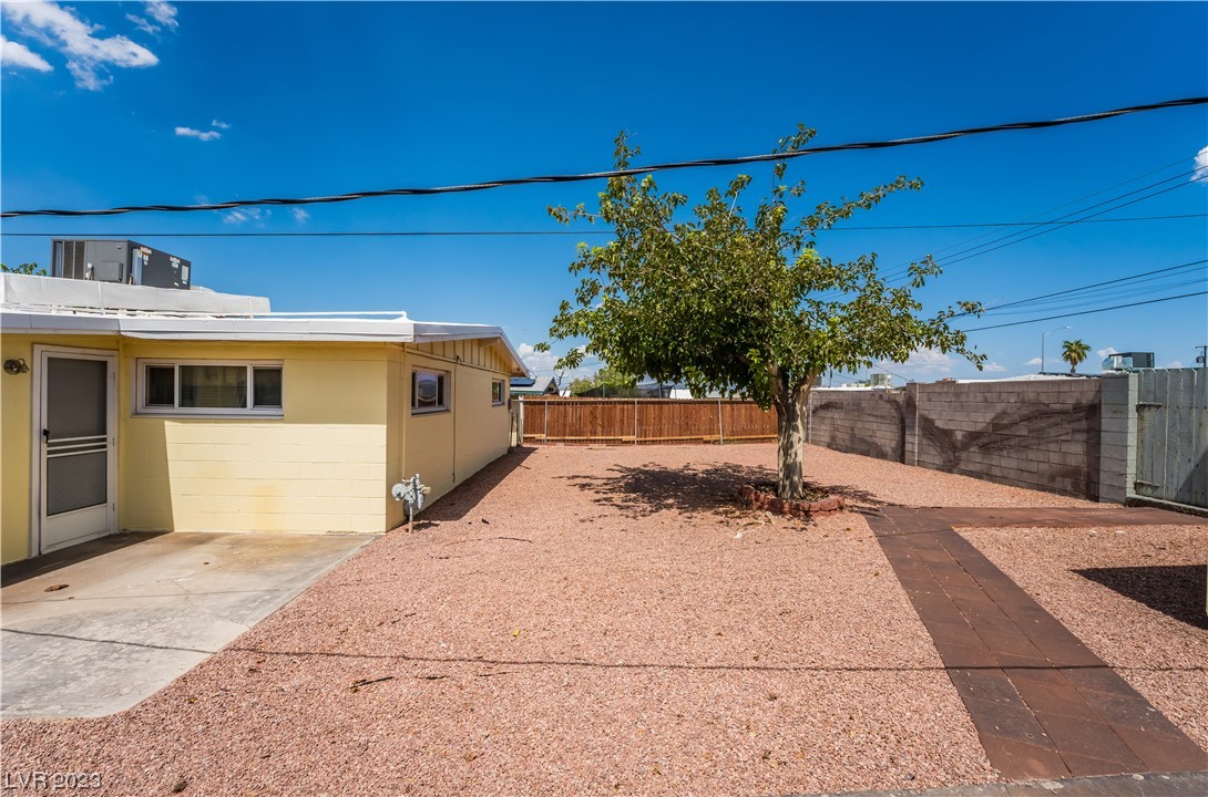 245 Carson Way Henderson, NV 89015 - Photo 31 of 36