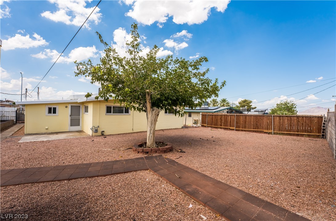 245 Carson Way Henderson, NV 89015 - Photo 32 of 36