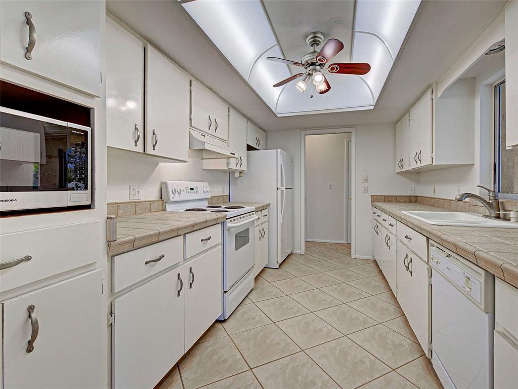 3640 Sterling Road Venice, FL 34293 - Photo 20 of 46