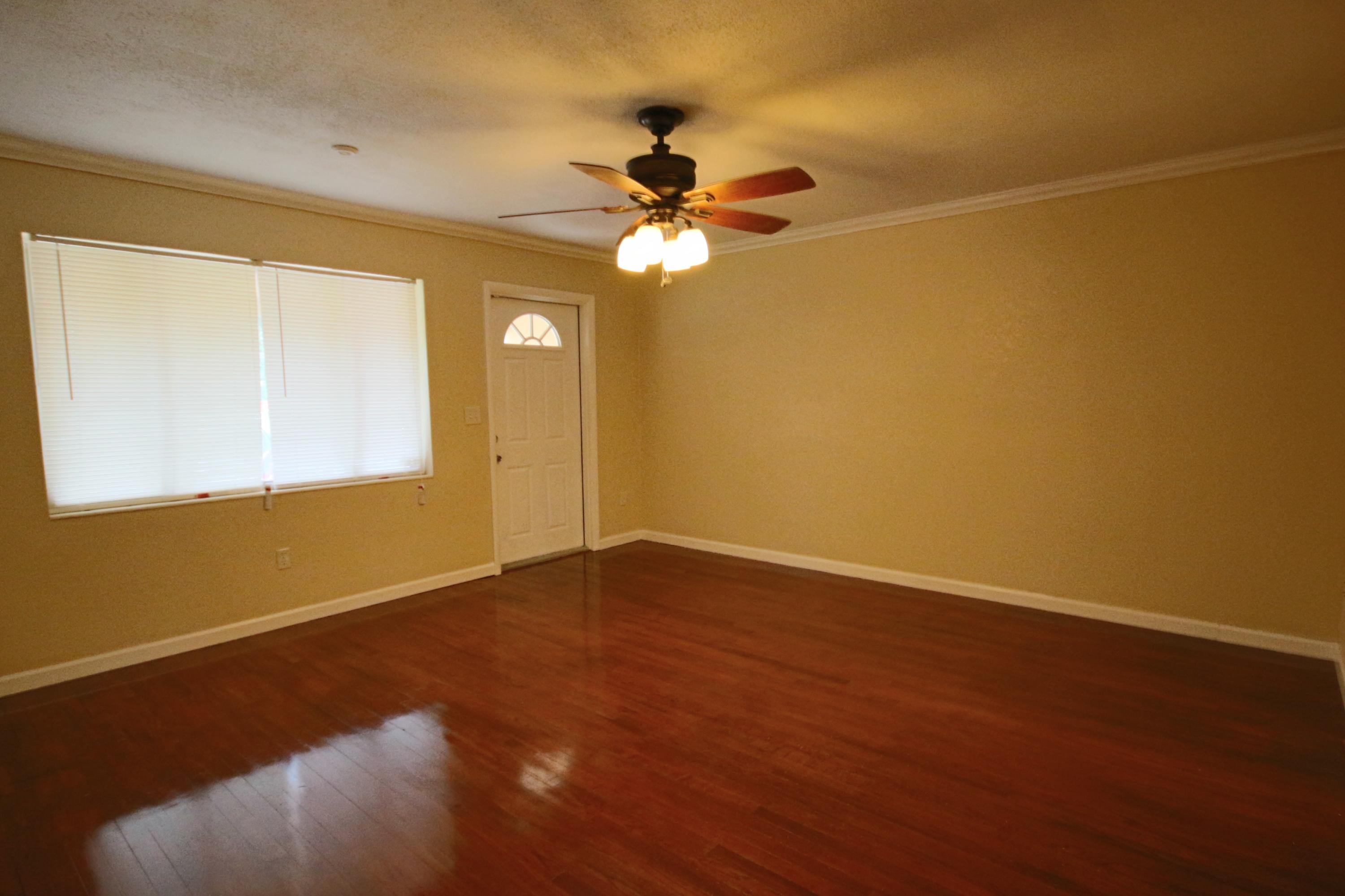 4359 Davis Road Lake Worth, FL 33461 - Photo 9 of 19 IMG_1303