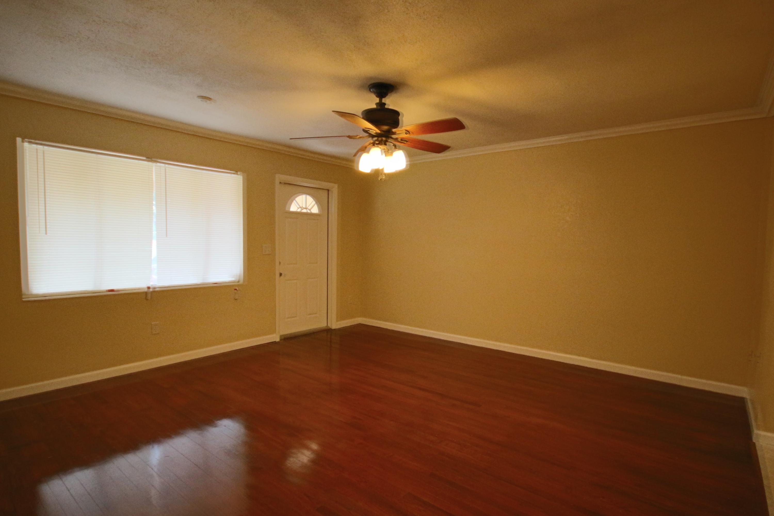 4359 Davis Road Lake Worth, FL 33461 - Photo 10 of 19 IMG_1304