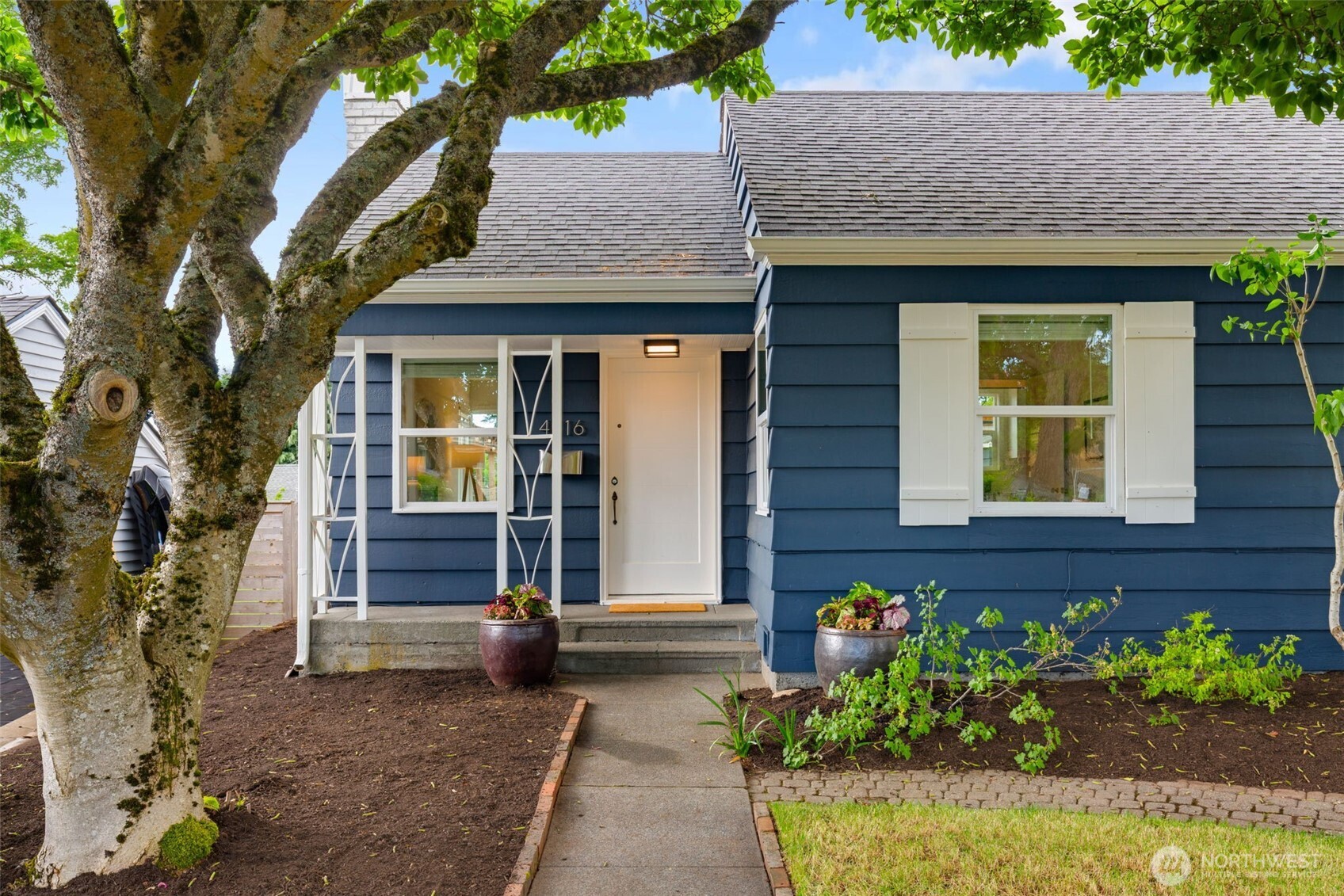 4116 Southwest Ida Street Seattle, WA 98136 - Photo 2 of 38 Gallery Image 2